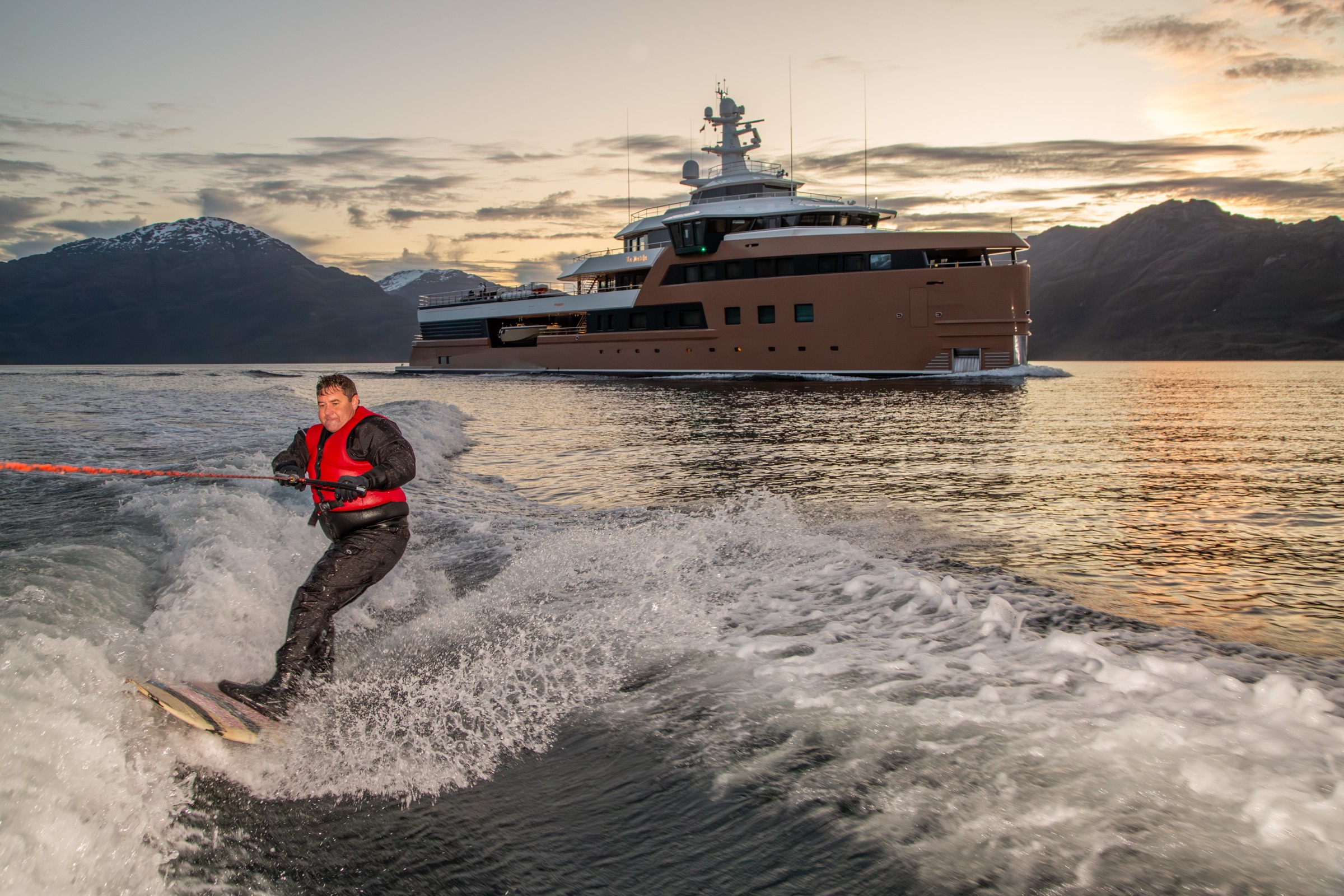 Wake surfing at midnight sun