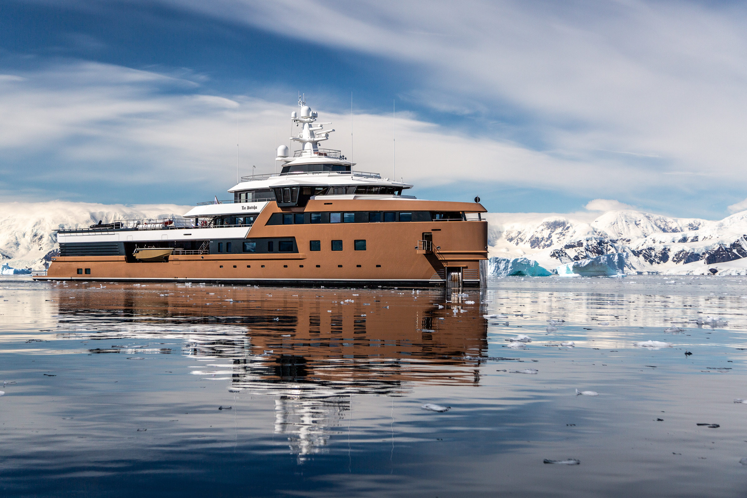 M/Y La Datcha mirrored in polar water